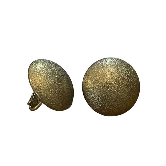 Vintage Stamped Emmons Gold Toned Clip On Earrings - Picture 2 of 3